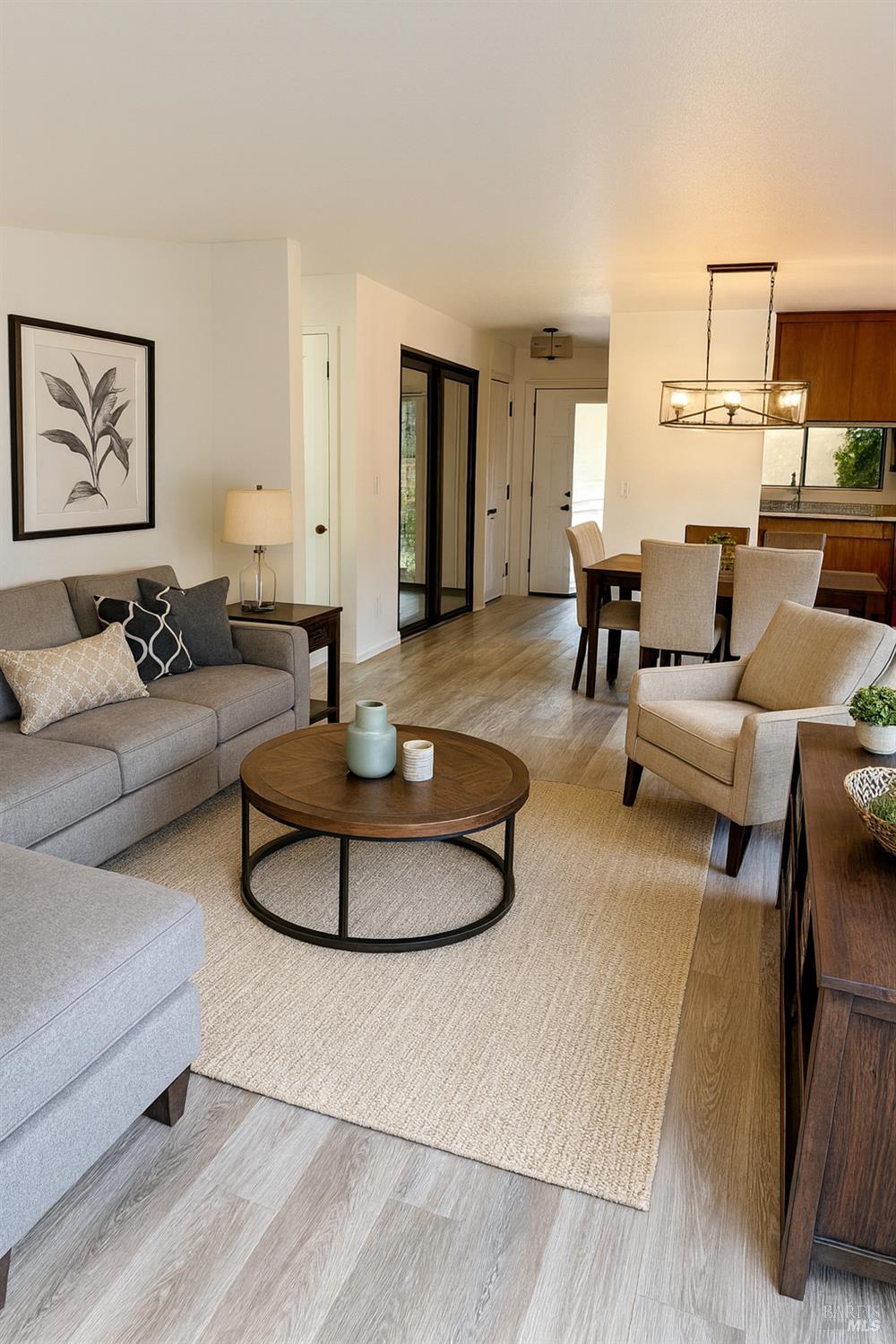 Detail Gallery Image 2 of 3 For 1733 Burgundy Pl, Santa Rosa,  CA 95403 - 3 Beds | 2 Baths