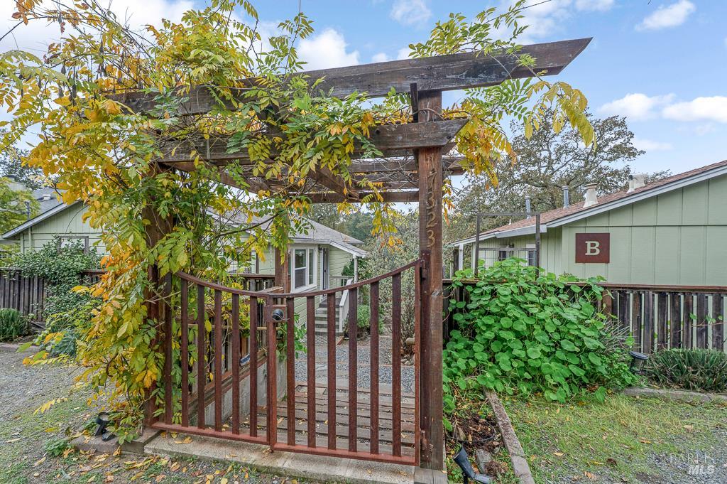 Detail Gallery Image 32 of 49 For 17323 Hillside Ave, Sonoma,  CA 95476 - 4 Beds | 2 Baths