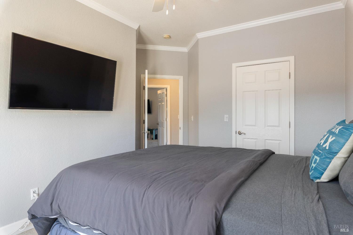 Detail Gallery Image 41 of 69 For 11115 Lakeshore Dr, Clearlake,  CA 95424 - 3 Beds | 3/1 Baths