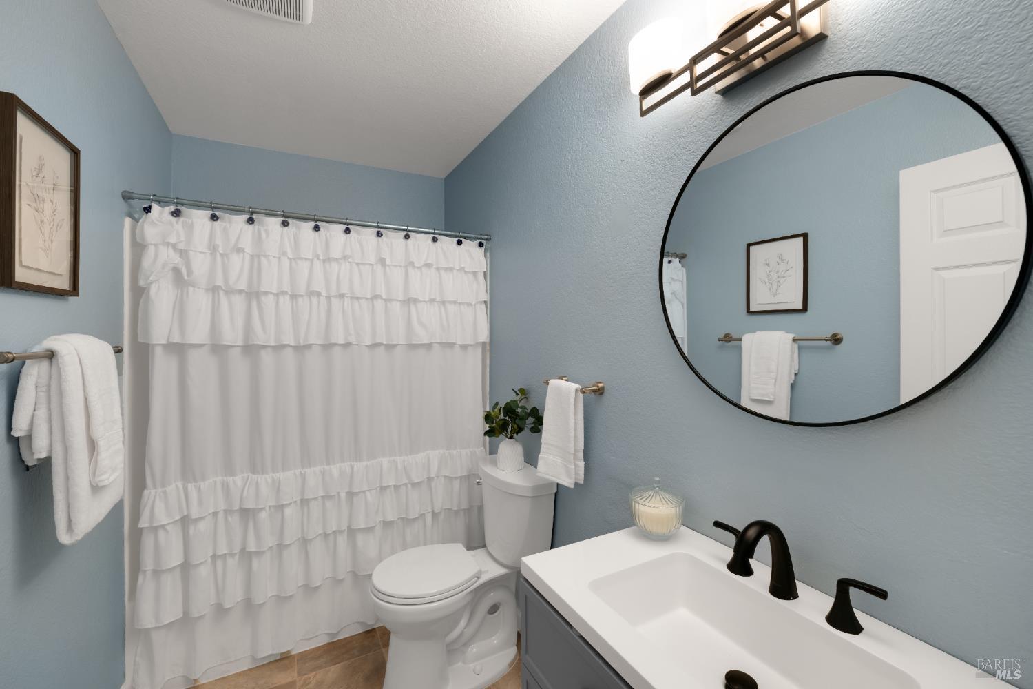 Detail Gallery Image 9 of 14 For 809 Cookson St, Vacaville,  CA 95687 - 3 Beds | 2 Baths
