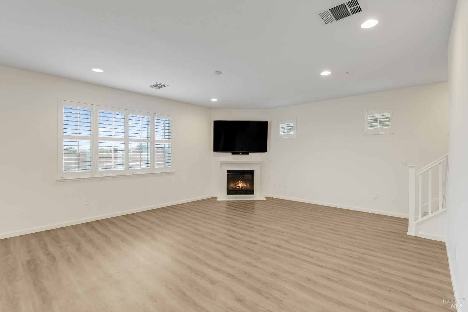 Detail Gallery Image 32 of 76 For 425 Epic St, Vacaville,  CA 95688 - 4 Beds | 3 Baths