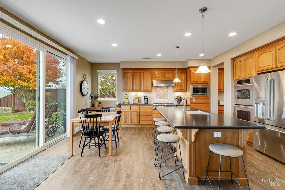 Detail Gallery Image 16 of 66 For 544 Lansing Cir, Benicia,  CA 94510 - 4 Beds | 3 Baths