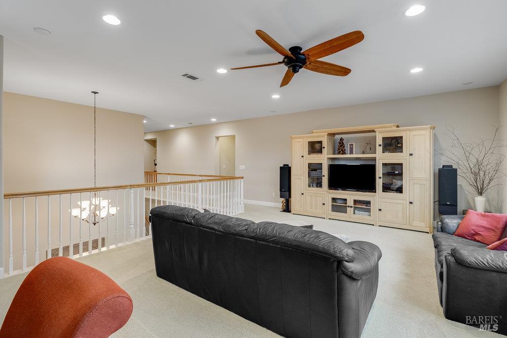 Detail Gallery Image 34 of 66 For 544 Lansing Cir, Benicia,  CA 94510 - 4 Beds | 3 Baths