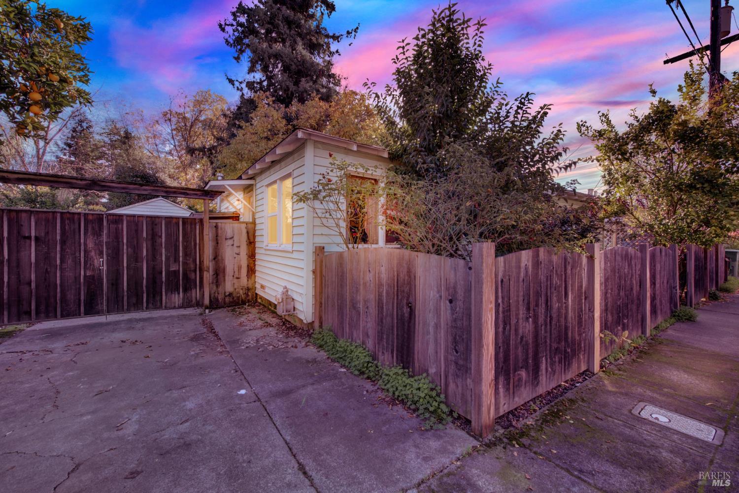 Detail Gallery Image 49 of 54 For 211 Triplett Dr, Cloverdale,  CA 95425 - 2 Beds | 1 Baths