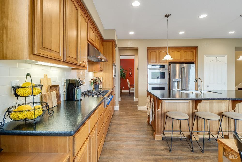 Detail Gallery Image 12 of 66 For 544 Lansing Cir, Benicia,  CA 94510 - 4 Beds | 3 Baths