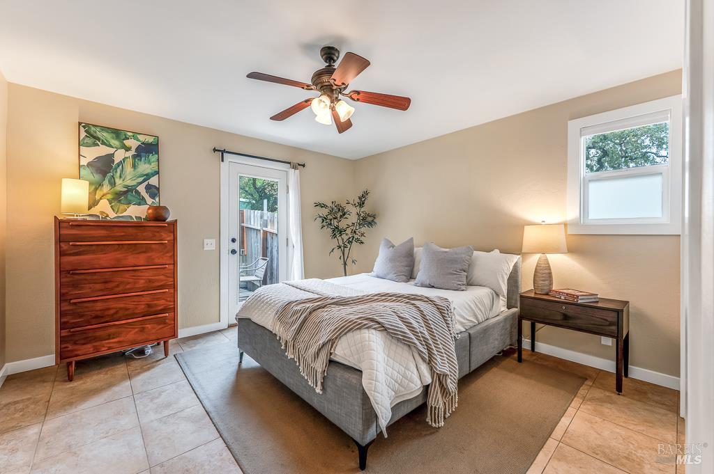 Detail Gallery Image 14 of 49 For 17323 Hillside Ave, Sonoma,  CA 95476 - 4 Beds | 2 Baths