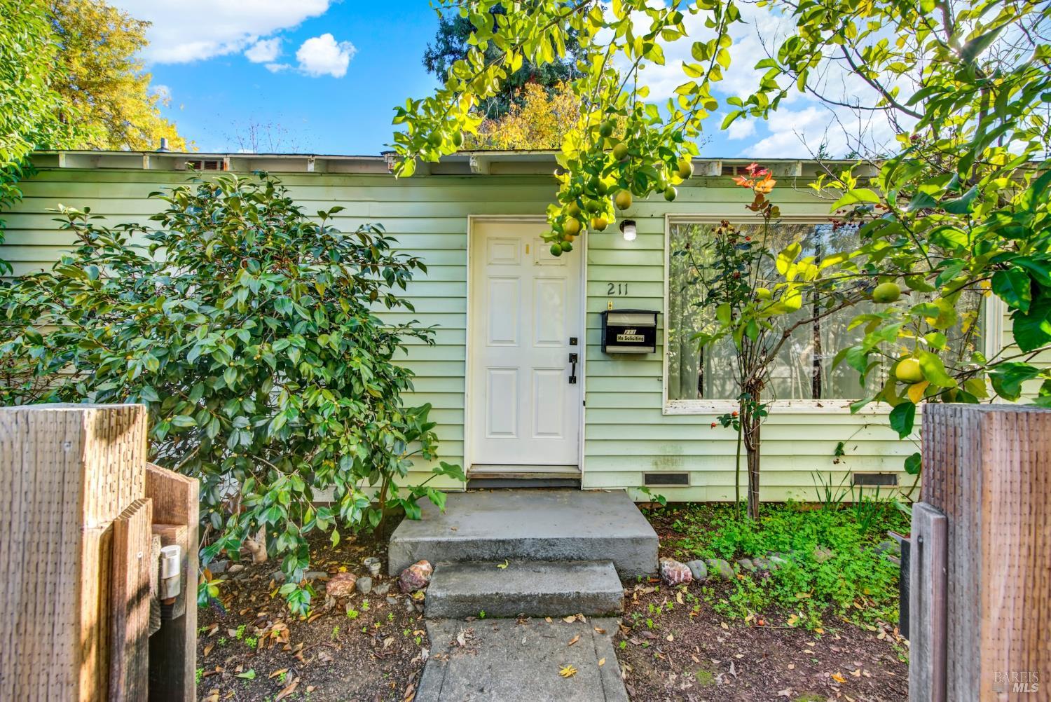 Detail Gallery Image 7 of 54 For 211 Triplett Dr, Cloverdale,  CA 95425 - 2 Beds | 1 Baths