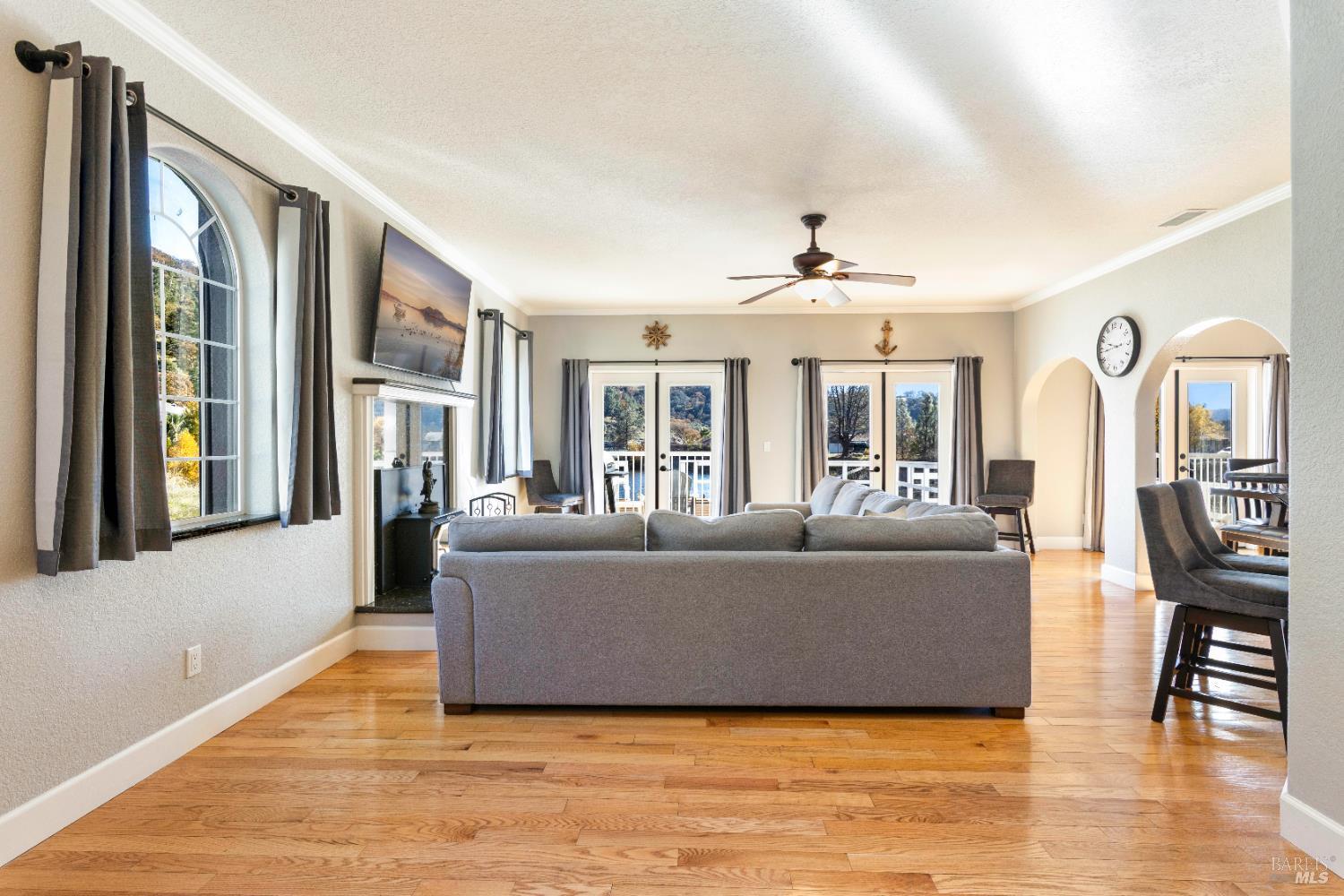 Detail Gallery Image 11 of 69 For 11115 Lakeshore Dr, Clearlake,  CA 95424 - 3 Beds | 3/1 Baths