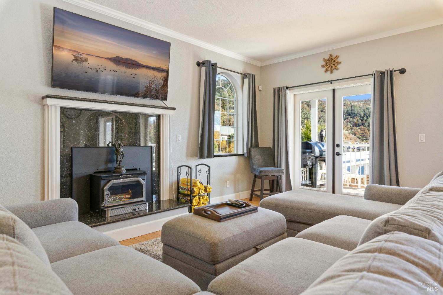 Detail Gallery Image 12 of 69 For 11115 Lakeshore Dr, Clearlake,  CA 95424 - 3 Beds | 3/1 Baths