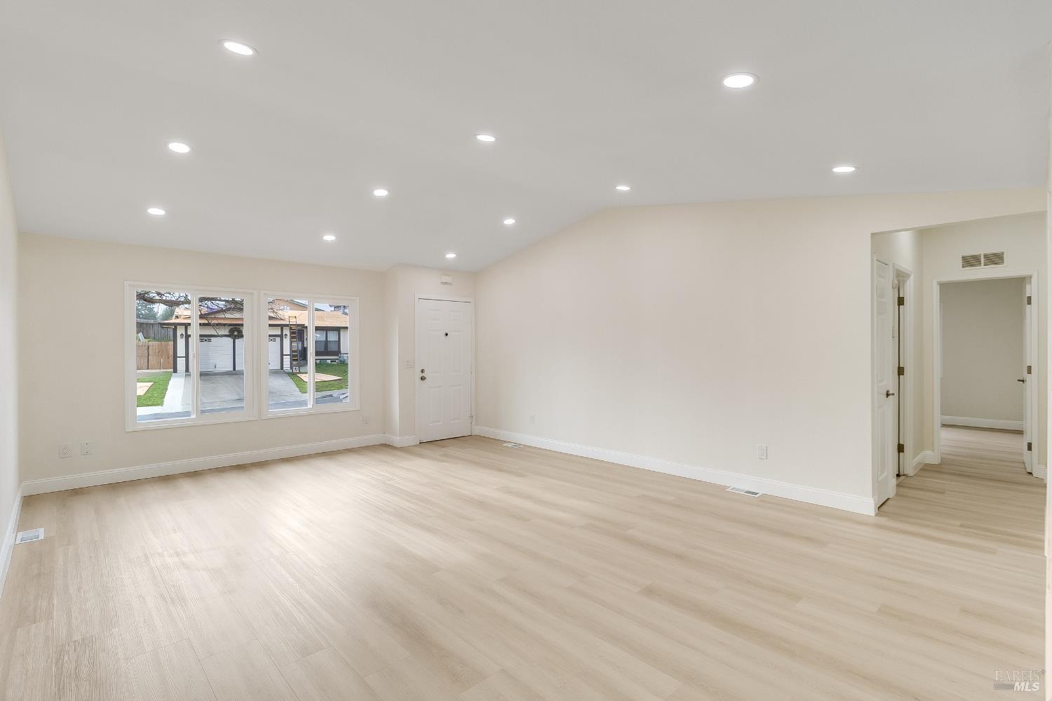 Detail Gallery Image 12 of 58 For 2555 Flosden Rd 8, American Canyon,  CA 94503 - 3 Beds | 2 Baths