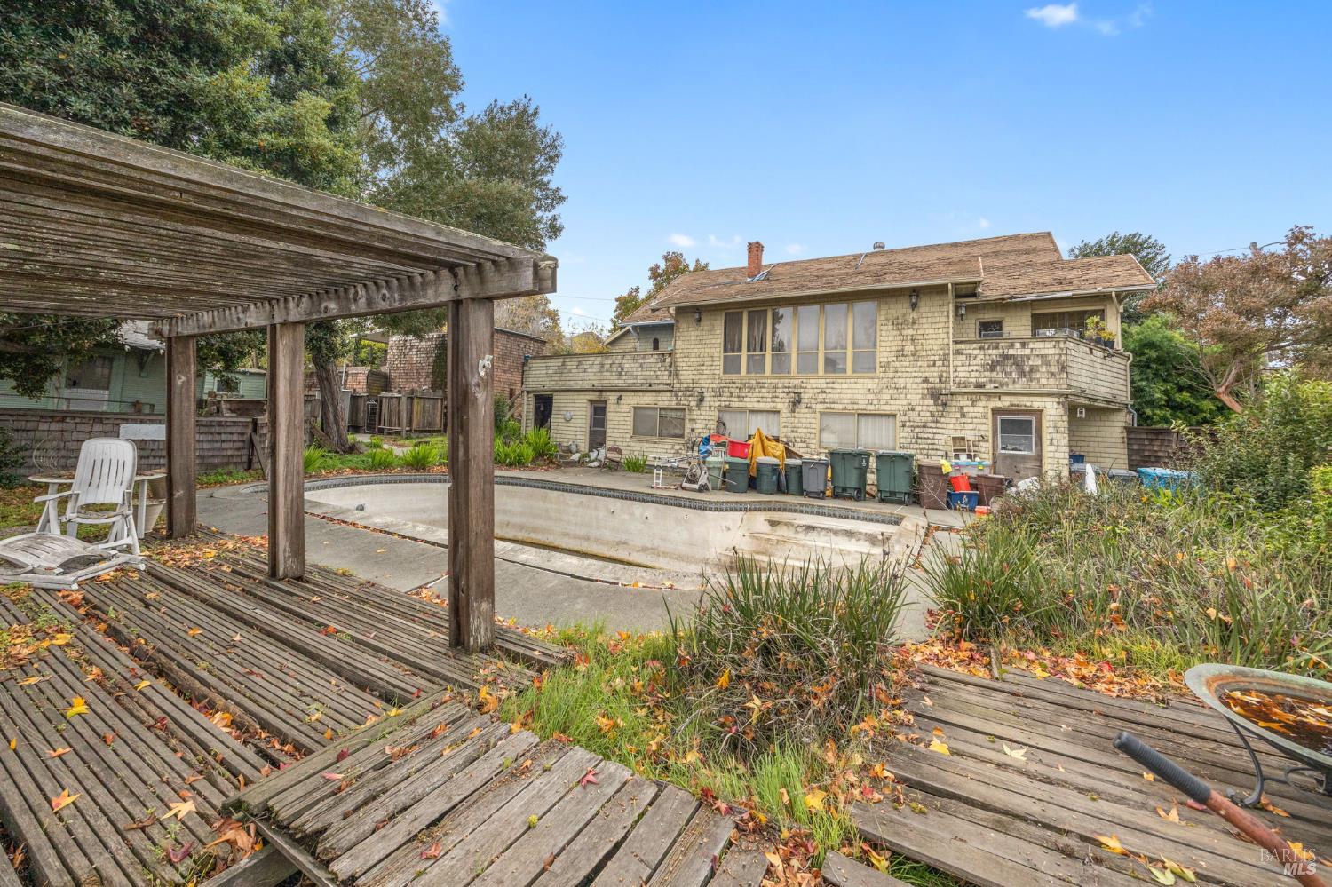 Detail Gallery Image 4 of 33 For 927 Carolina St, Vallejo,  CA 94590 - 7 Beds | 5 Baths