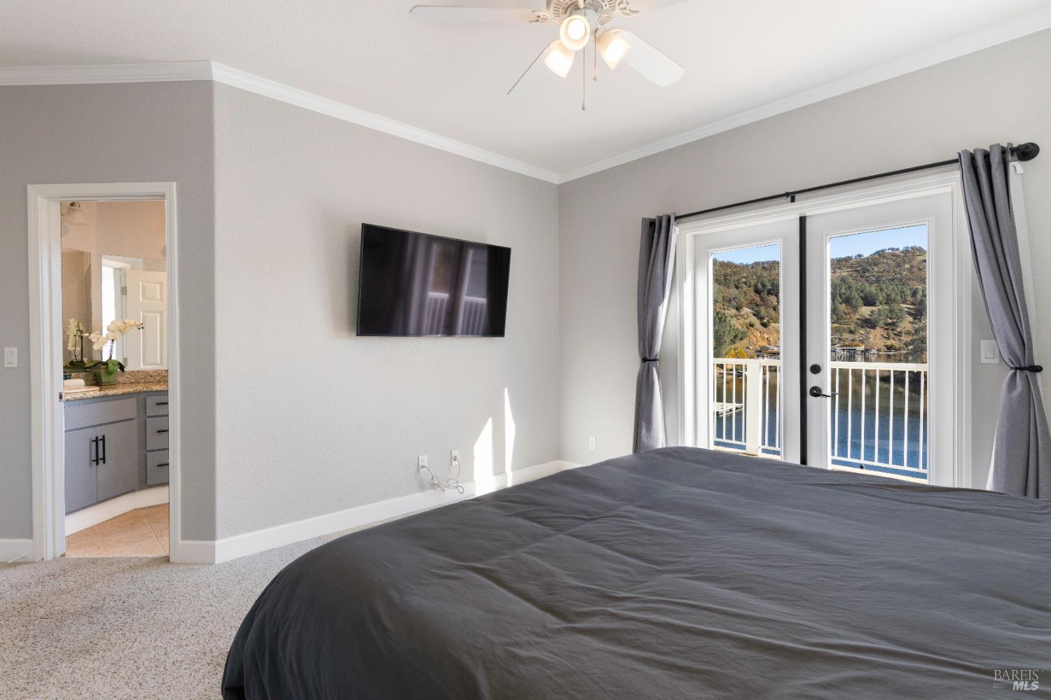 Detail Gallery Image 35 of 69 For 11115 Lakeshore Dr, Clearlake,  CA 95424 - 3 Beds | 3/1 Baths