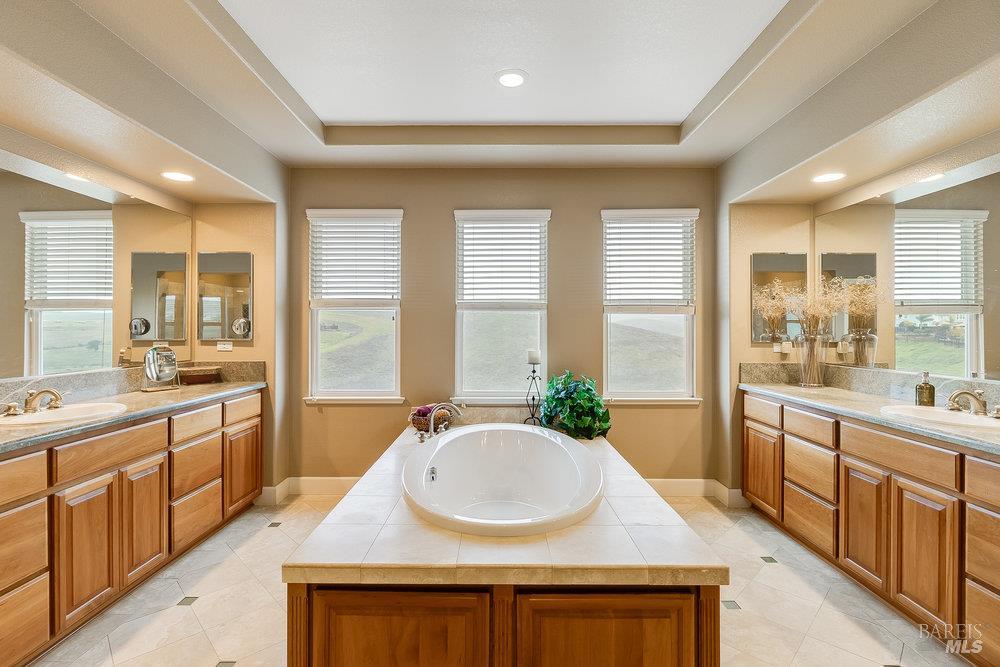 Detail Gallery Image 39 of 66 For 544 Lansing Cir, Benicia,  CA 94510 - 4 Beds | 3 Baths