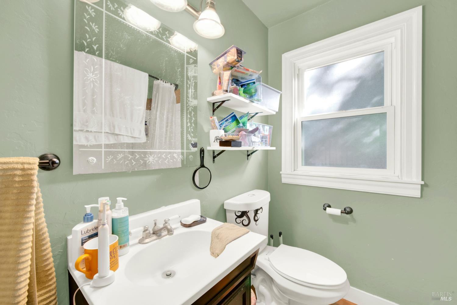 Detail Gallery Image 26 of 54 For 211 Triplett Dr, Cloverdale,  CA 95425 - 2 Beds | 1 Baths