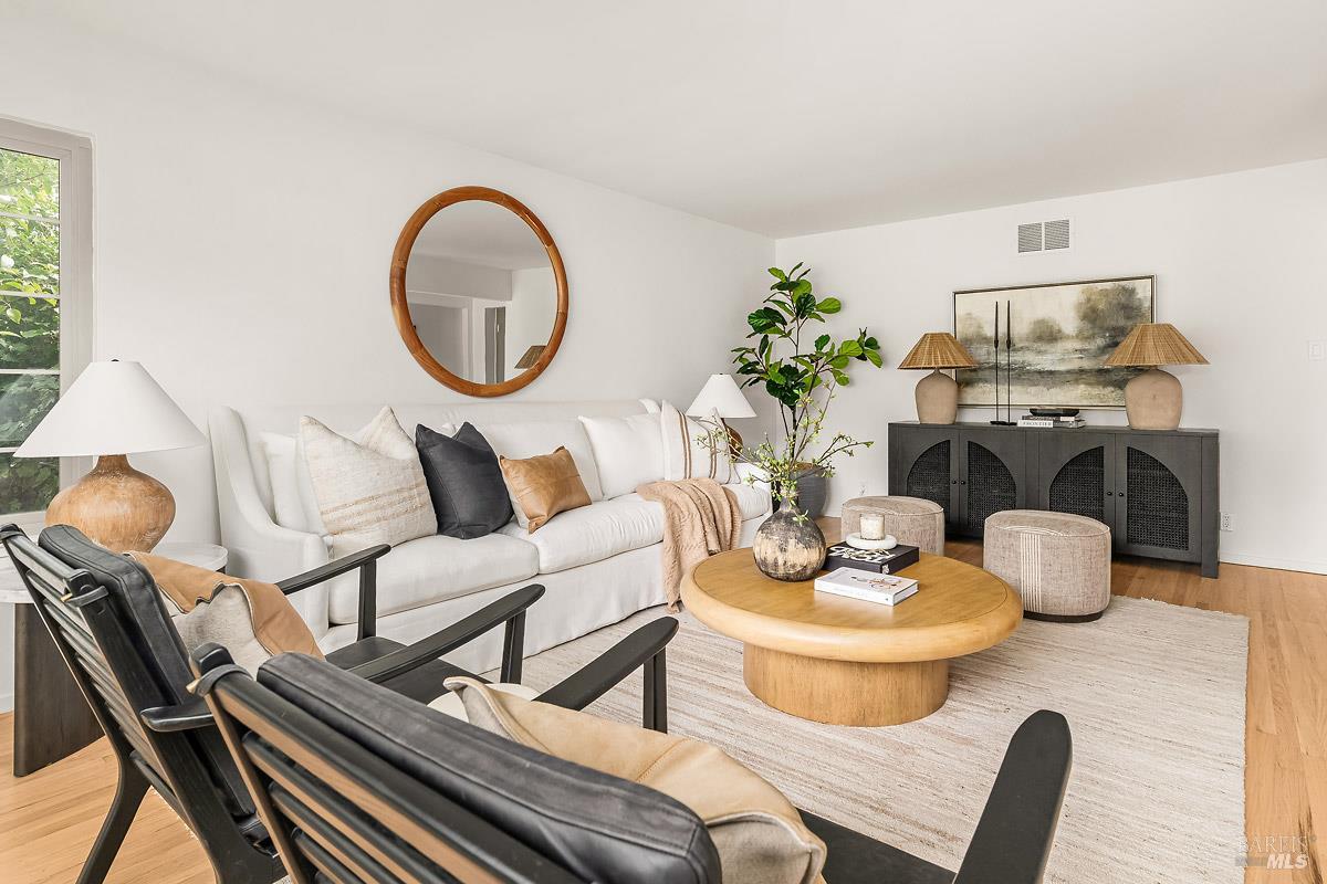 Detail Gallery Image 7 of 29 For 59 Trellis Dr, San Rafael,  CA 94903 - 4 Beds | 2 Baths