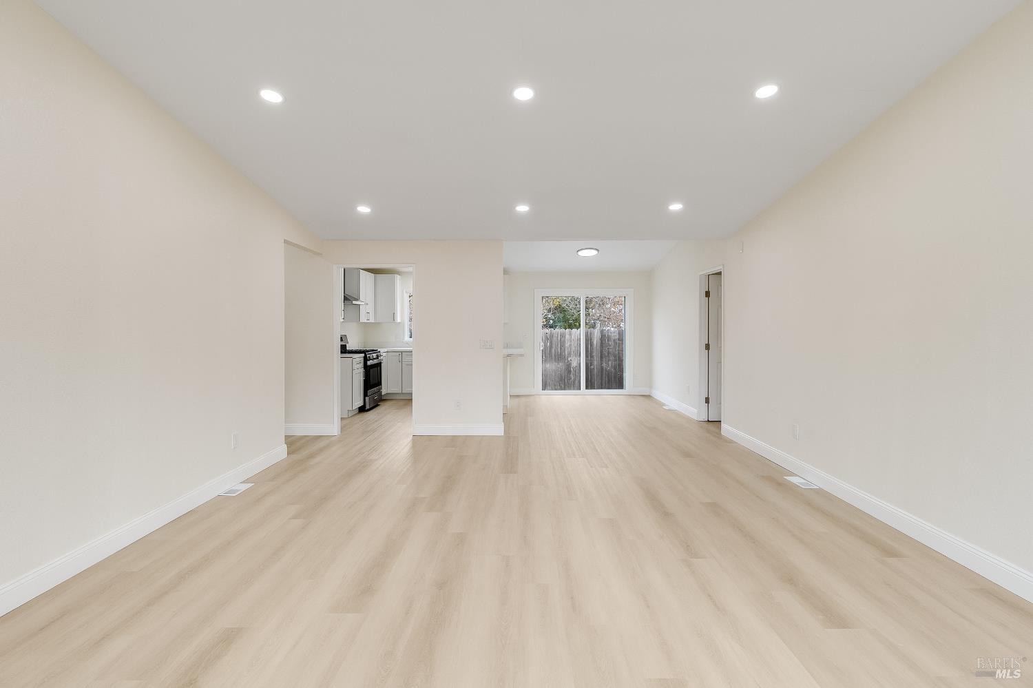 Detail Gallery Image 4 of 58 For 2555 Flosden Rd 8, American Canyon,  CA 94503 - 3 Beds | 2 Baths