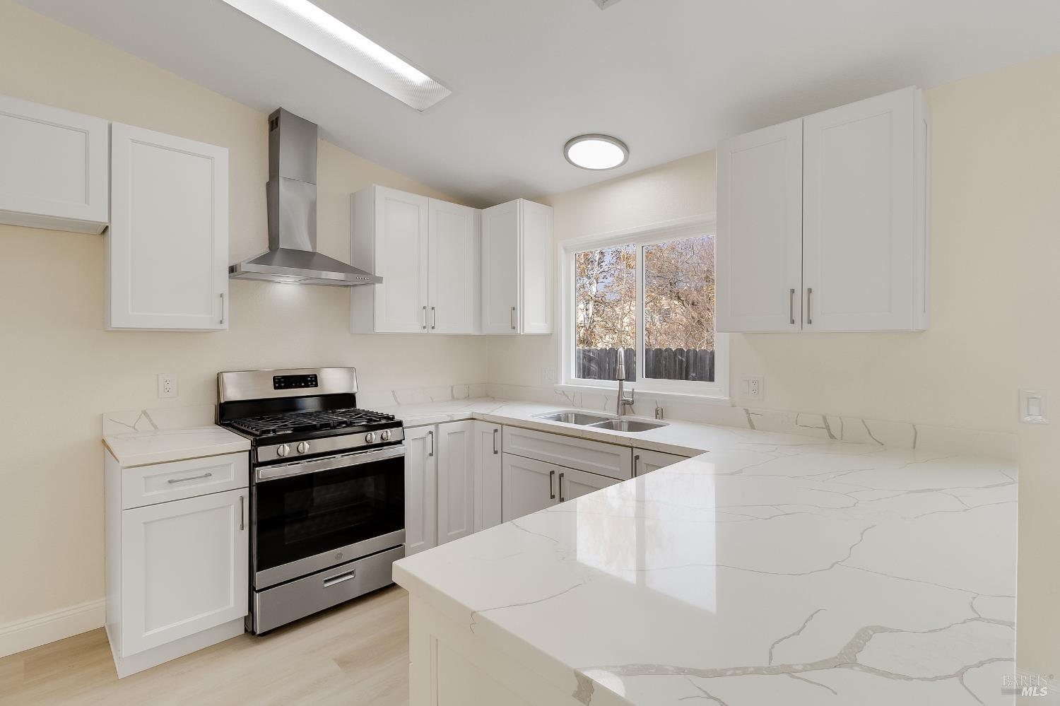 Detail Gallery Image 2 of 58 For 2555 Flosden Rd 8, American Canyon,  CA 94503 - 3 Beds | 2 Baths