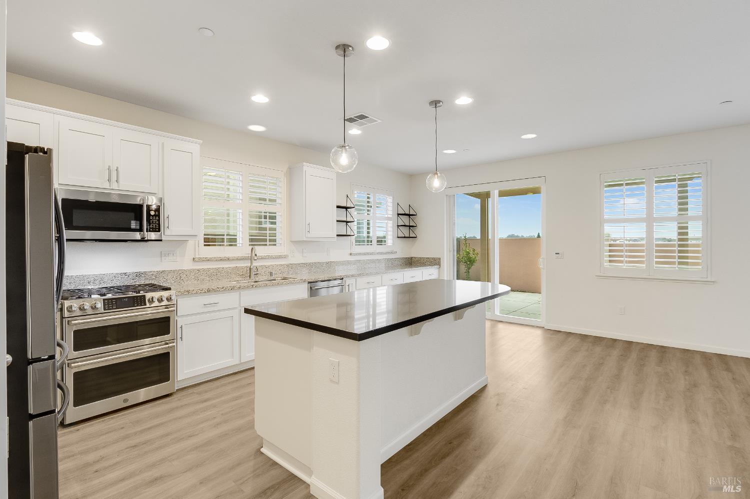 Detail Gallery Image 2 of 76 For 425 Epic St, Vacaville,  CA 95688 - 4 Beds | 3 Baths