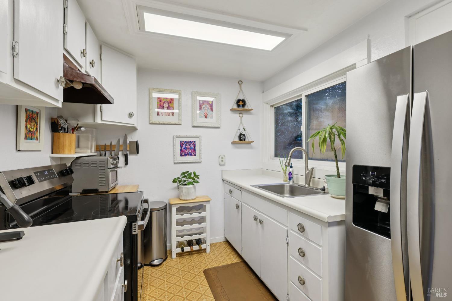 Detail Gallery Image 10 of 50 For 189 Wagnon Rd, Sebastopol,  CA 95472 - 2 Beds | 1/1 Baths