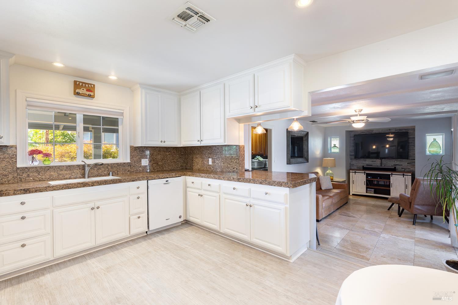 Detail Gallery Image 16 of 27 For 3556 Palomar Way, Napa,  CA 94558 - 3 Beds | 2 Baths