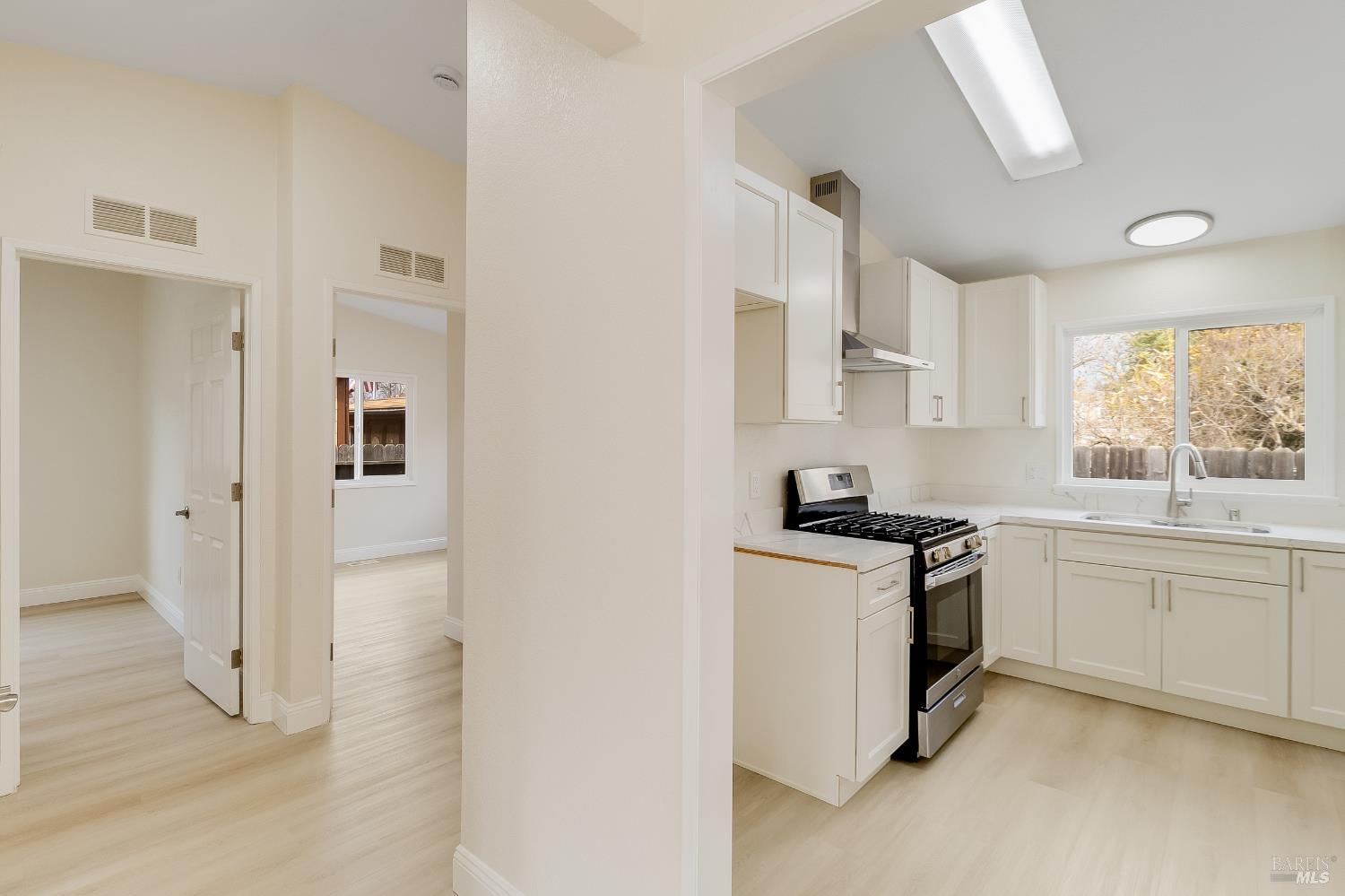 Detail Gallery Image 29 of 58 For 2555 Flosden Rd 8, American Canyon,  CA 94503 - 3 Beds | 2 Baths