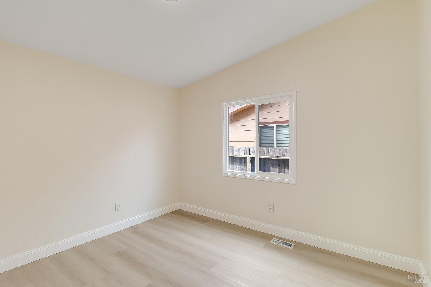 Detail Gallery Image 35 of 58 For 2555 Flosden Rd 8, American Canyon,  CA 94503 - 3 Beds | 2 Baths