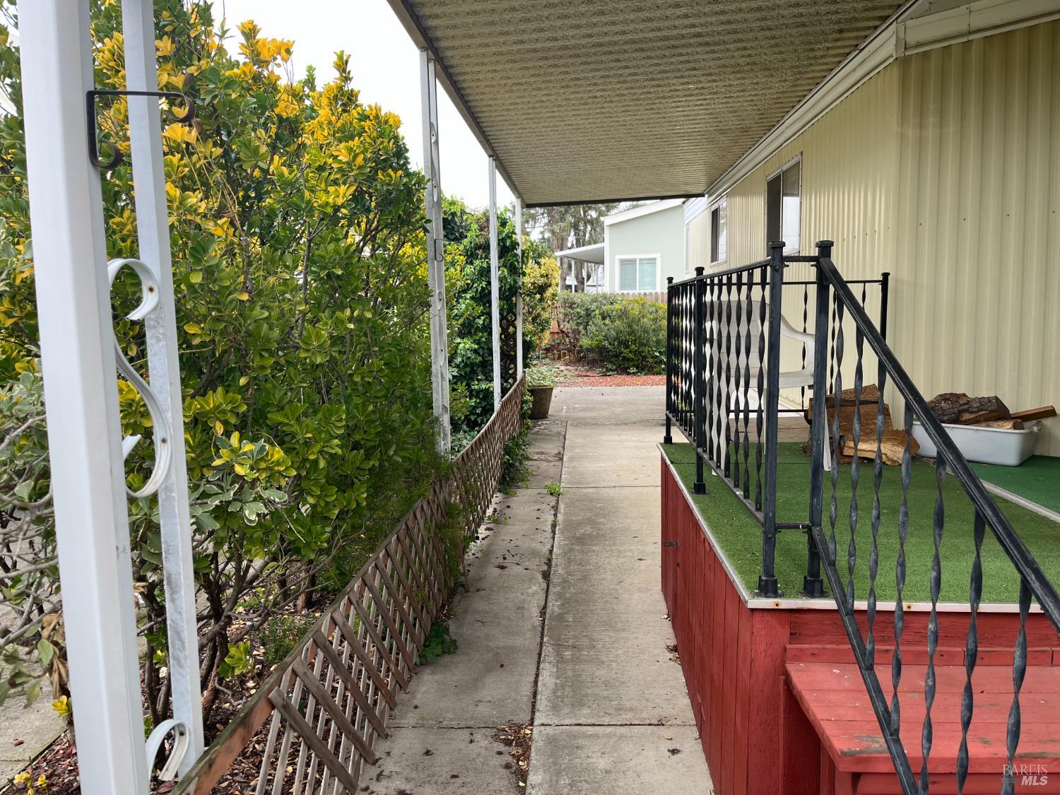 Detail Gallery Image 10 of 19 For 180 Sherry Cir, Yountville,  CA 94599 - 2 Beds | 2 Baths