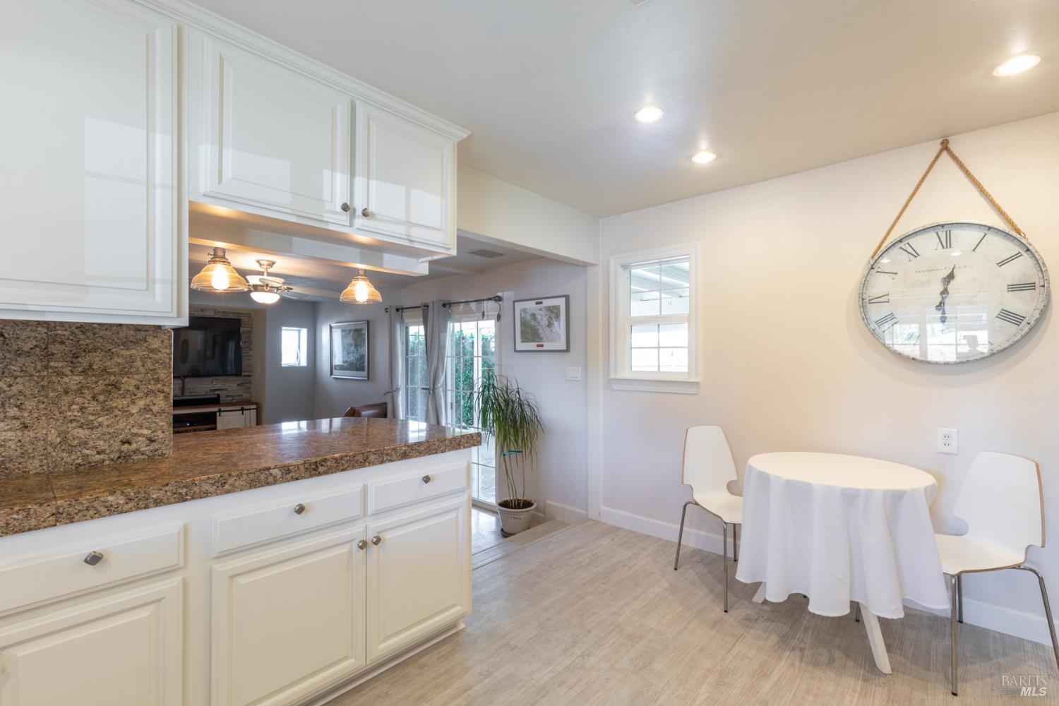 Detail Gallery Image 18 of 27 For 3556 Palomar Way, Napa,  CA 94558 - 3 Beds | 2 Baths