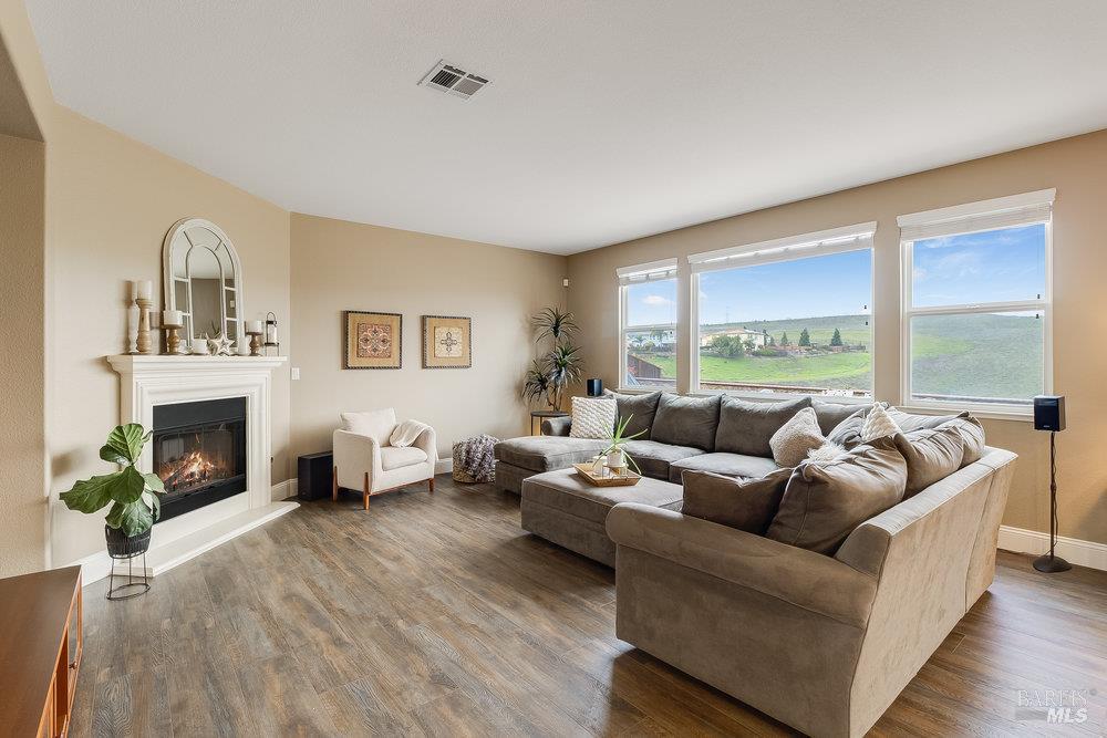 Detail Gallery Image 20 of 66 For 544 Lansing Cir, Benicia,  CA 94510 - 4 Beds | 3 Baths