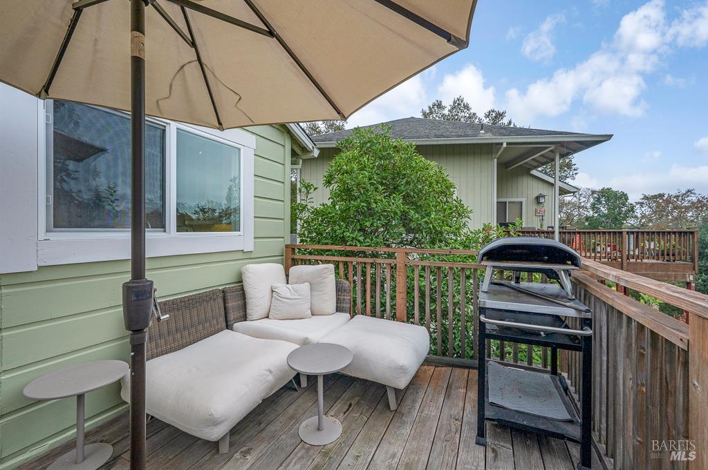 Detail Gallery Image 20 of 49 For 17323 Hillside Ave, Sonoma,  CA 95476 - 4 Beds | 2 Baths