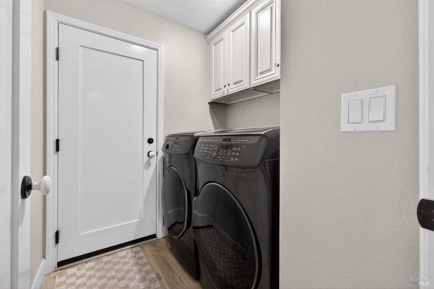 Detail Gallery Image 9 of 22 For 1661 Hopper Ave, Santa Rosa,  CA 95403 - 3 Beds | 2 Baths