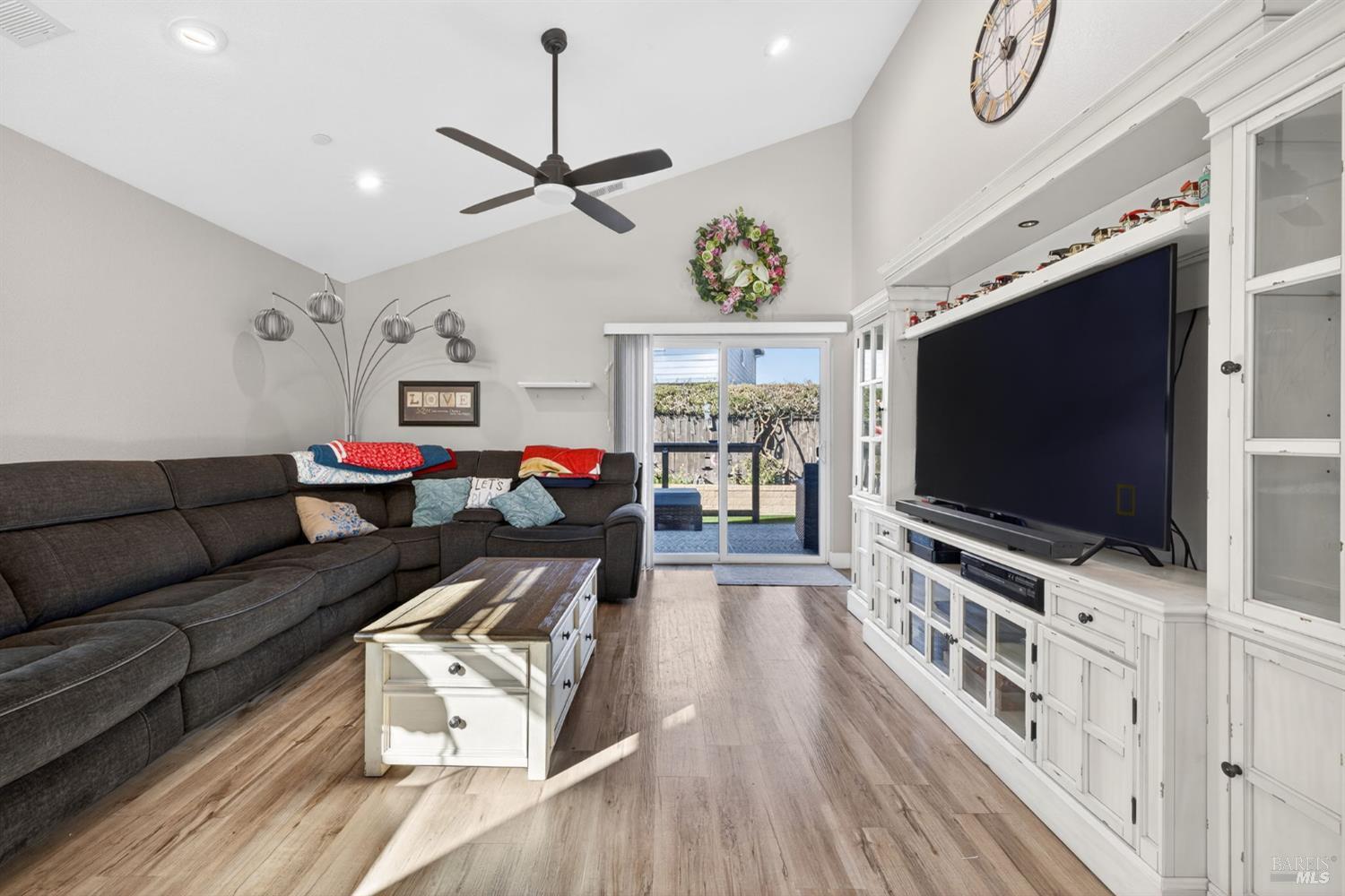 Detail Gallery Image 8 of 22 For 1661 Hopper Ave, Santa Rosa,  CA 95403 - 3 Beds | 2 Baths