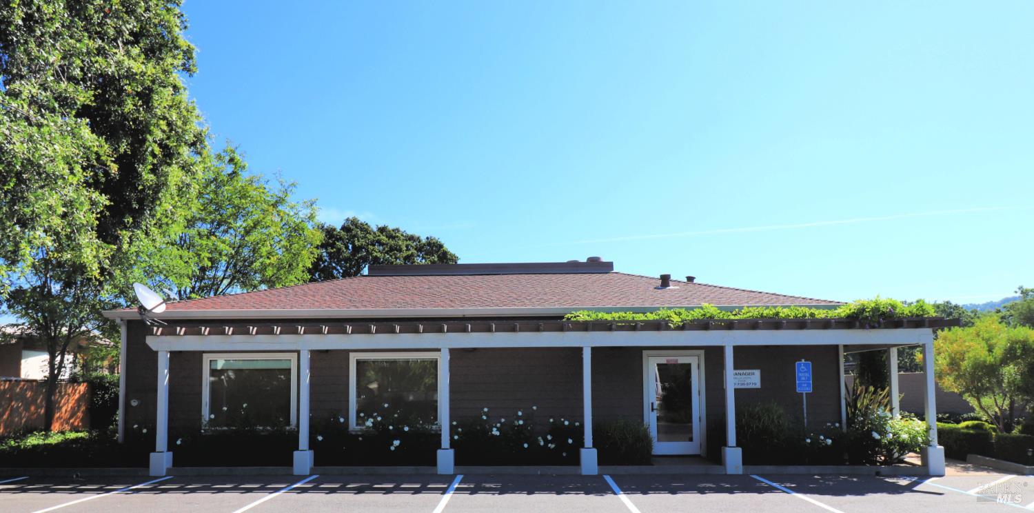 Detail Gallery Image 13 of 19 For 180 Sherry Cir, Yountville,  CA 94599 - 2 Beds | 2 Baths