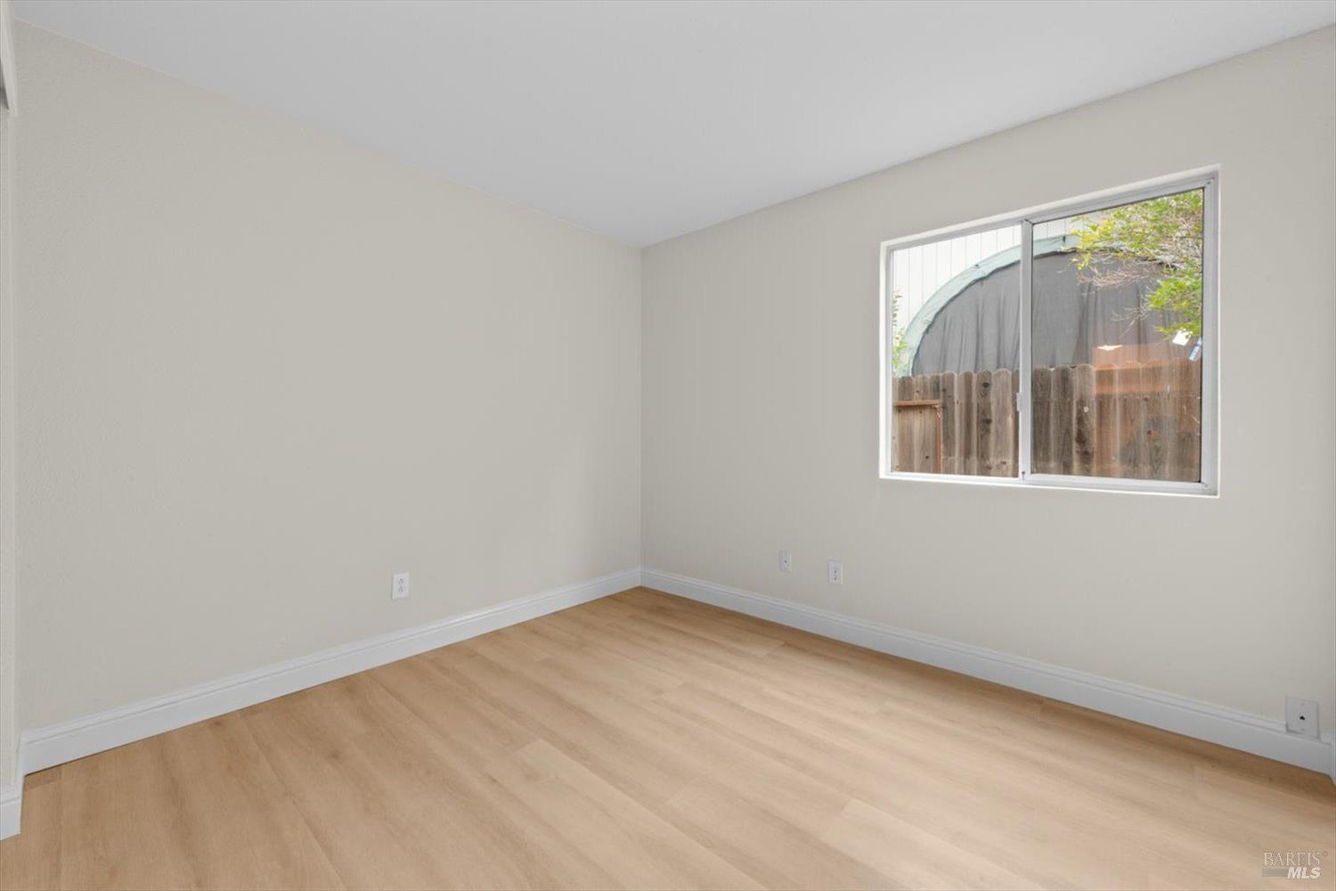 Detail Gallery Image 22 of 44 For 570 Woodard Way, Dixon,  CA 95620 - 3 Beds | 2 Baths