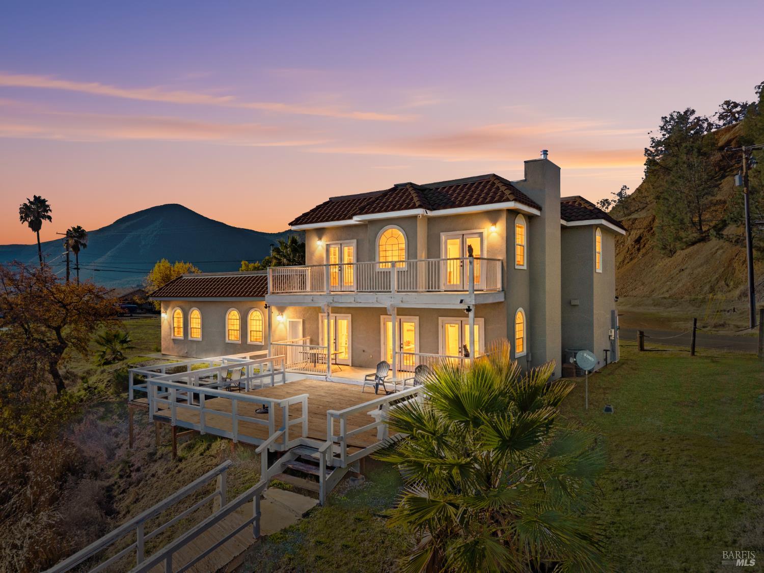 Detail Gallery Image 3 of 69 For 11115 Lakeshore Dr, Clearlake,  CA 95424 - 3 Beds | 3/1 Baths