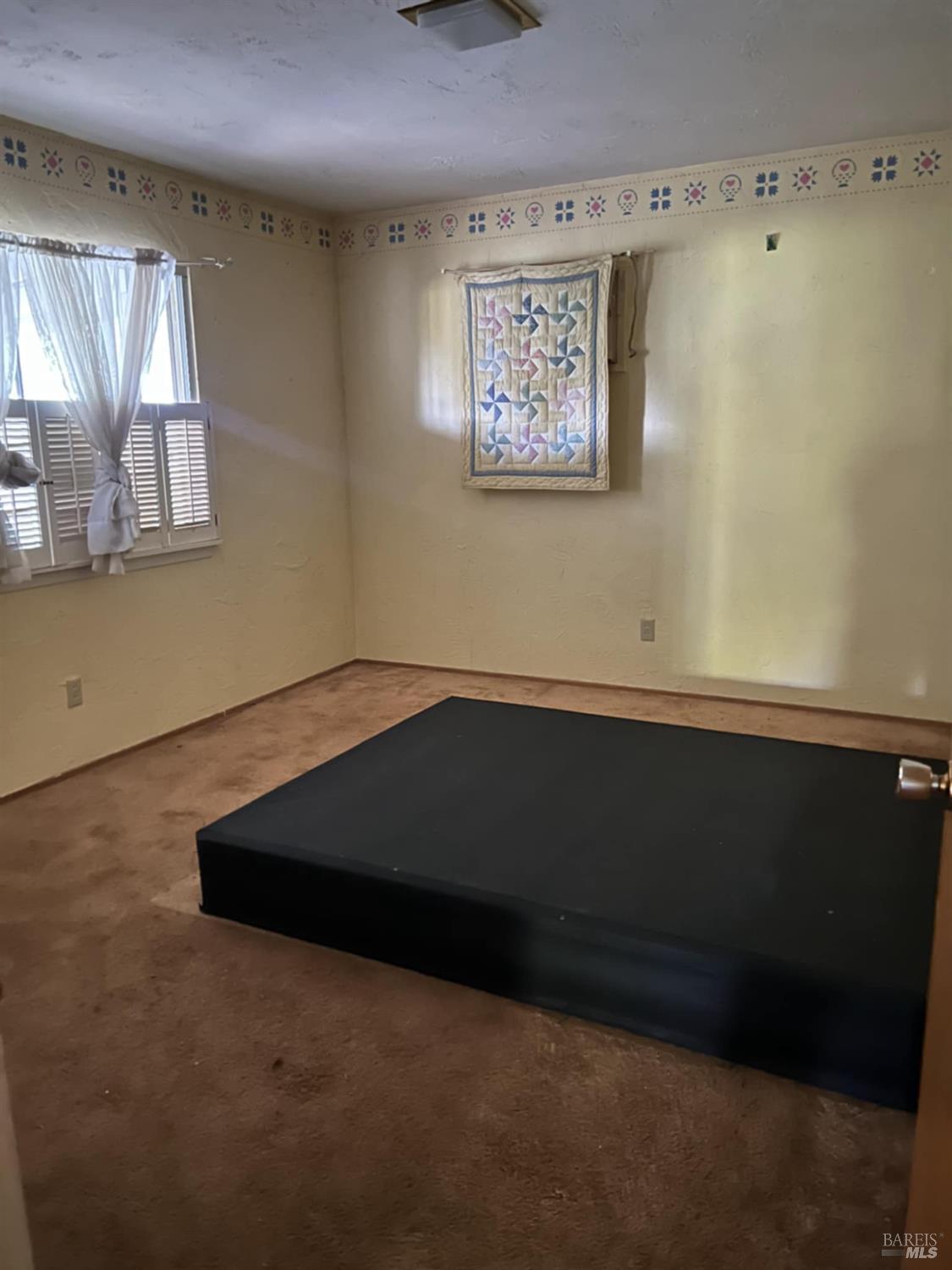 Detail Gallery Image 6 of 37 For 78951 Zenia Rd, Covelo,  CA 95428 - 3 Beds | 1/1 Baths