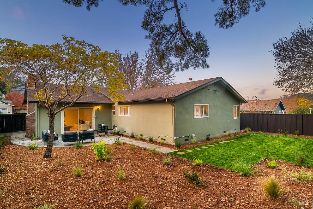 Detail Gallery Image 22 of 29 For 59 Trellis Dr, San Rafael,  CA 94903 - 4 Beds | 2 Baths