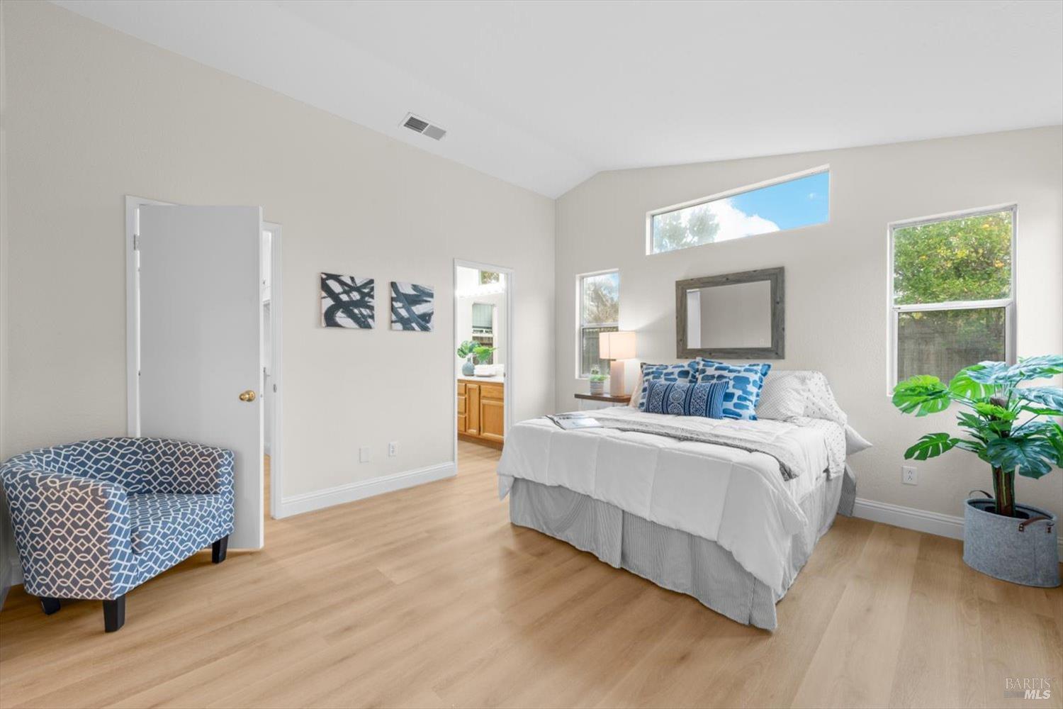 Detail Gallery Image 16 of 44 For 570 Woodard Way, Dixon,  CA 95620 - 3 Beds | 2 Baths