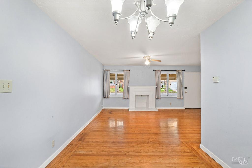 Detail Gallery Image 8 of 35 For 121 Jackson Way, Vallejo,  CA 94591 - 4 Beds | 2 Baths