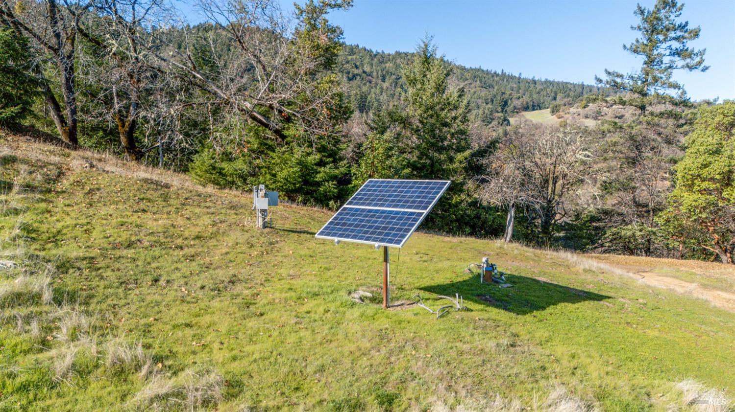 Detail Gallery Image 15 of 47 For 6620 Robinson Creek Rd, Ukiah,  CA 95482 - 5 Beds | 3 Baths