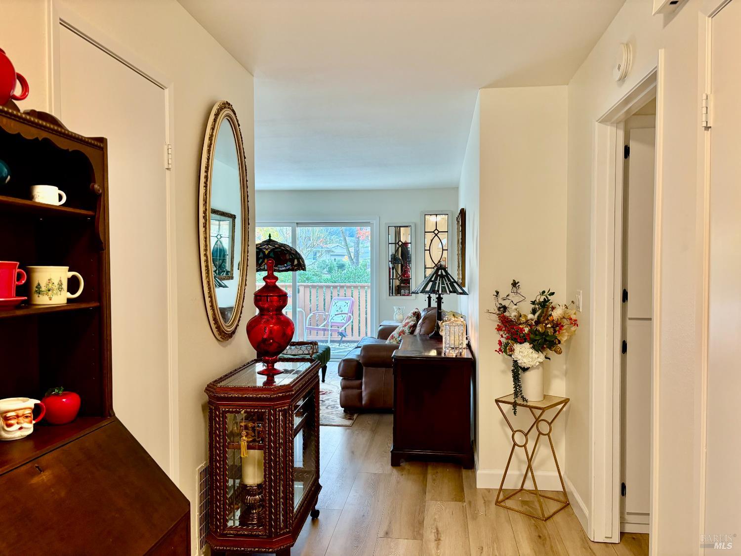 Detail Gallery Image 5 of 24 For 514 Oak Vista Ln, Santa Rosa,  CA 95409 - 2 Beds | 2 Baths