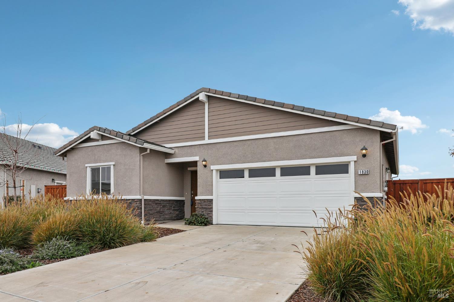 Detail Gallery Image 2 of 26 For 1830 Orange Blossom Ln, Dixon,  CA 95620 - 3 Beds | 2 Baths