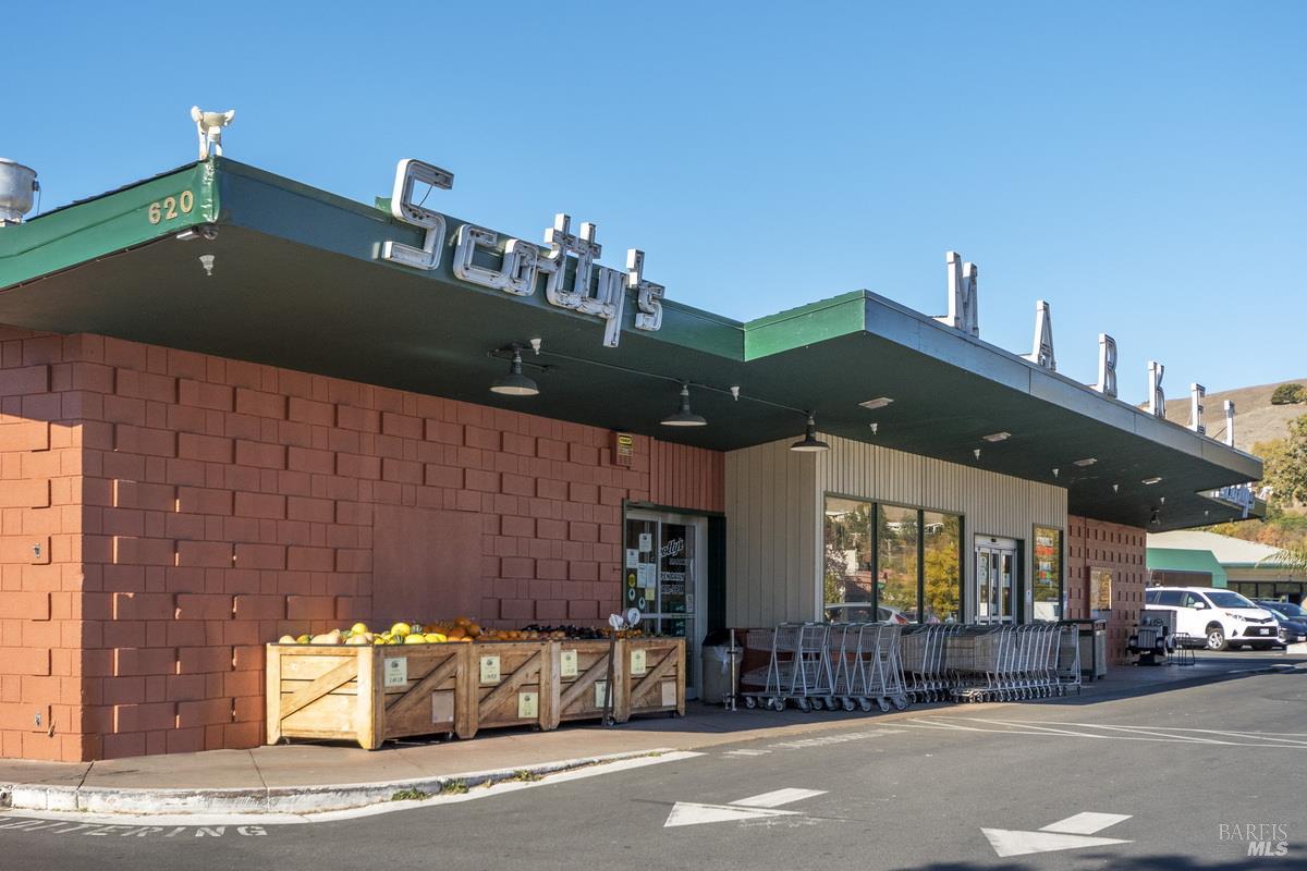 Detail Gallery Image 27 of 29 For 59 Trellis Dr, San Rafael,  CA 94903 - 4 Beds | 2 Baths