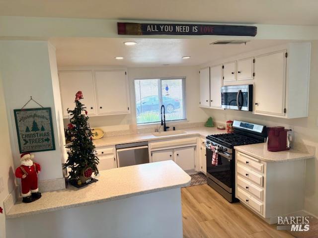 Detail Gallery Image 8 of 24 For 514 Oak Vista Ln, Santa Rosa,  CA 95409 - 2 Beds | 2 Baths