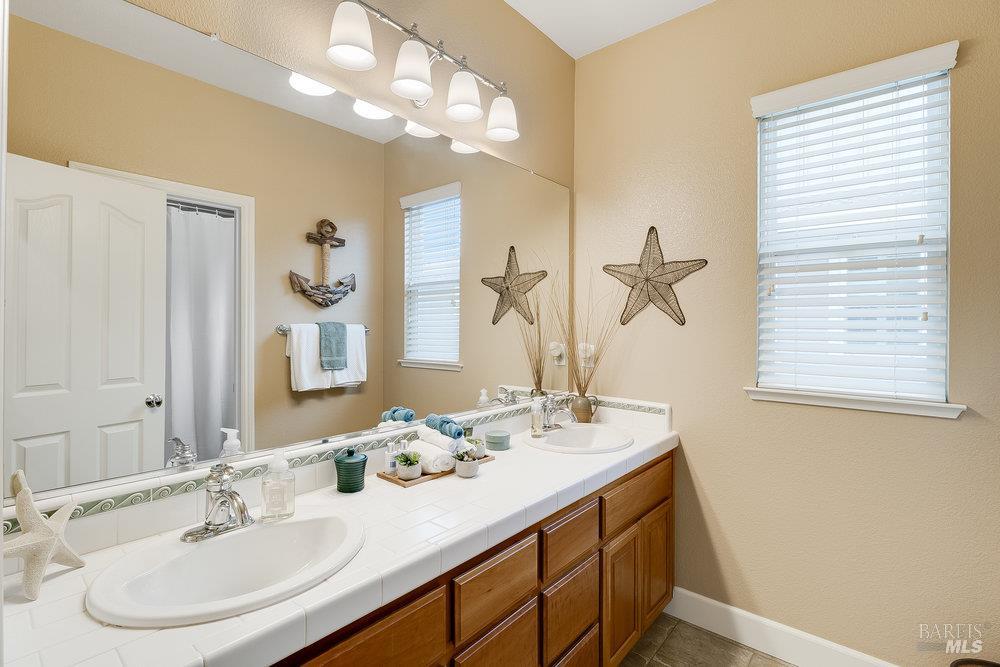 Detail Gallery Image 48 of 66 For 544 Lansing Cir, Benicia,  CA 94510 - 4 Beds | 3 Baths