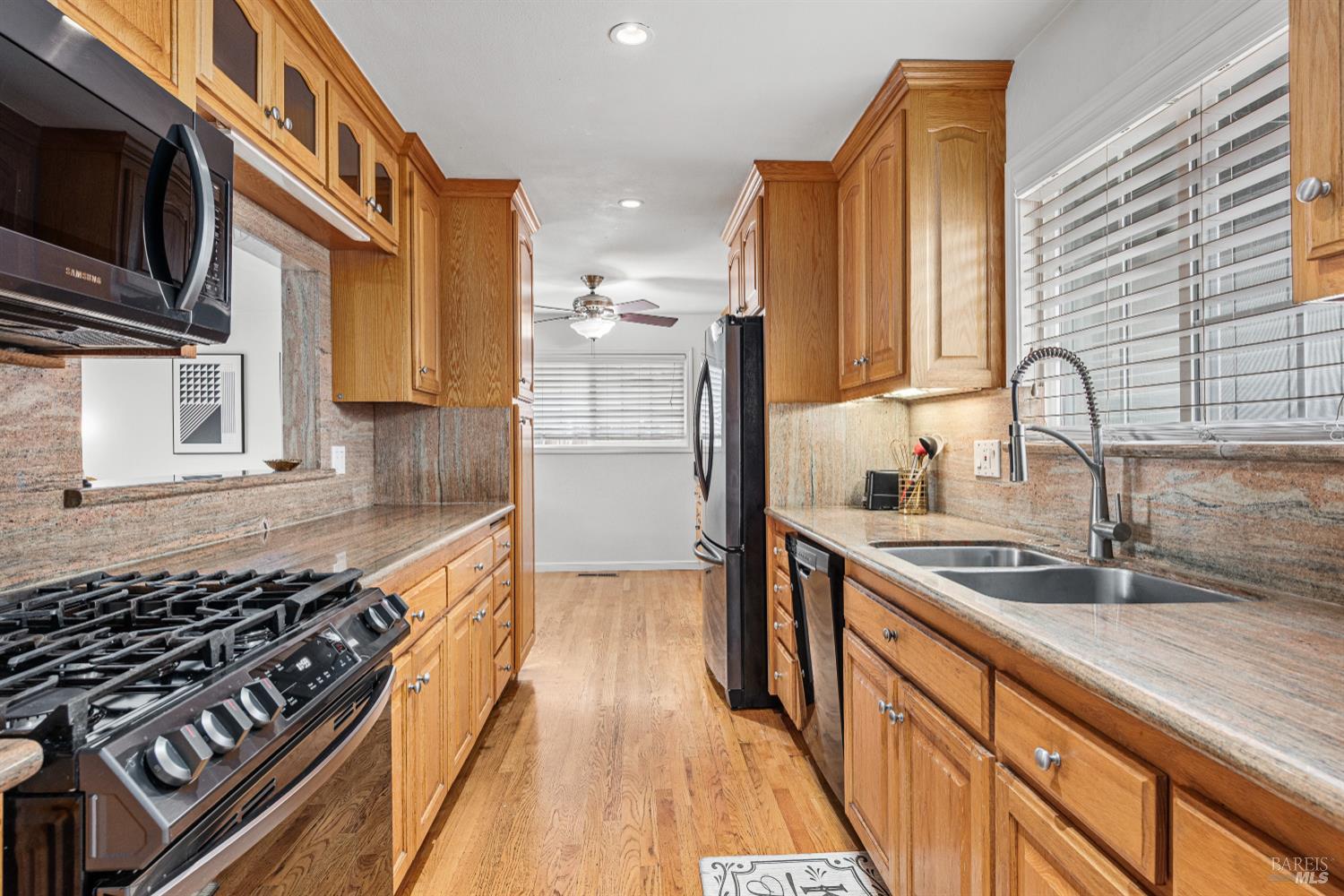 Detail Gallery Image 12 of 44 For 5232 Badger Rd, Santa Rosa,  CA 95409 - 4 Beds | 3 Baths