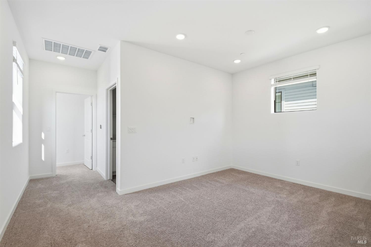 Detail Gallery Image 9 of 12 For 9117 Camino Colegio Rd, Rohnert Park,  CA 94928 - 4 Beds | 3 Baths