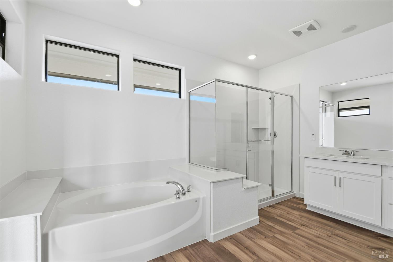 Detail Gallery Image 8 of 12 For 9117 Camino Colegio Rd, Rohnert Park,  CA 94928 - 4 Beds | 3 Baths