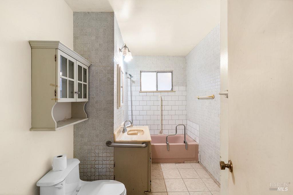 Detail Gallery Image 14 of 27 For 831 5th St, Vallejo,  CA 94590 - 3 Beds | 2 Baths