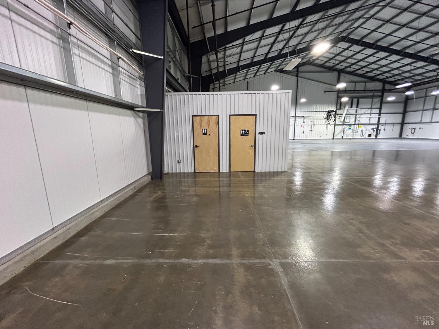 Detail Gallery Image 5 of 21 For 140 Grove Ct #B,  Healdsburg,  CA 95448 - – Beds | – Baths